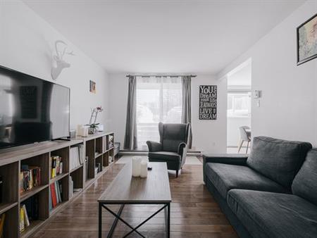 Rent 6 bedroom apartment in Levis