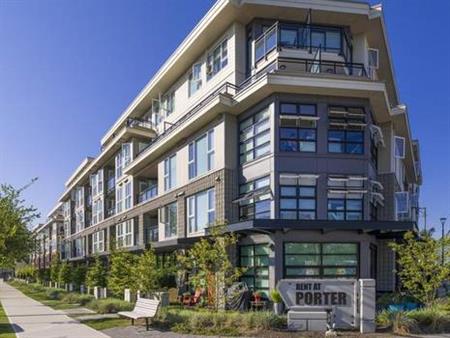 Studio Apartment + flex in Trout Lake Neighborhood for October 1st