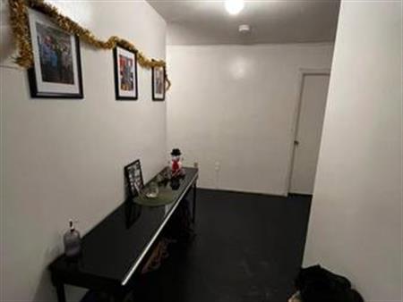 1 BEDROOM APARTMENT FOR RENT