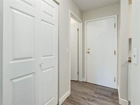 1 bedroom apartment of 688 sq. ft in Brooks