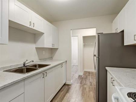 1 bedroom apartment of 753 sq. ft in Brooks