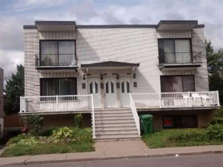 LaSalle: Nice Renovated Large 4 1/2 in Semi-Basement Now or Later