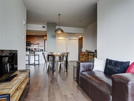 2 Bedrooms - 360 René-Lévesque Blvd W, Montréal