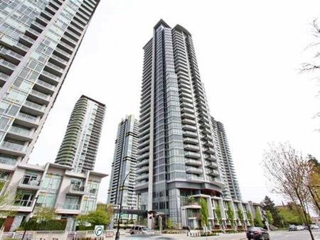 Ready to move: Metrotown 2 bed 2 bath highrise with VIEW