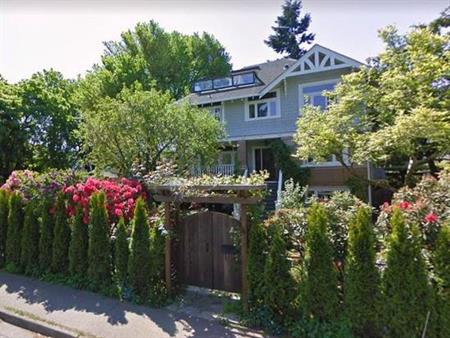 Garden-Level Furnished 1 Bedroom Suite in Kitsilano #196