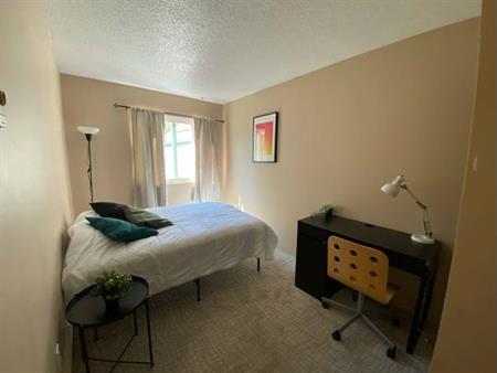 Rent 1 bedroom student apartment in Surrey