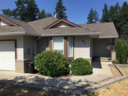 5 Bed, 2 Bath House for rent in Salmon Arm available April 1st