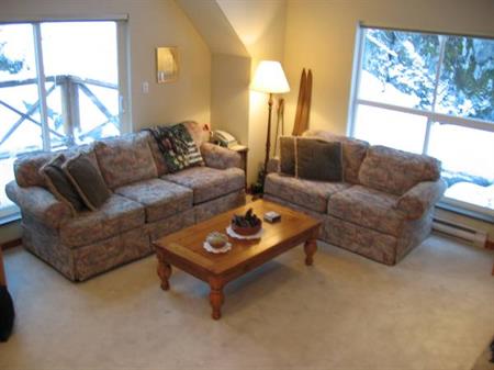 2 Bed, 2 Bath Townhome - Fully Furnished