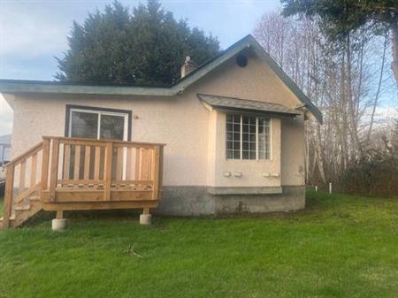 4 bedroom House In country setting $2700