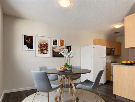 2 bedroom apartment of 904 sq. ft in Camrose