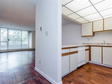 1 br apartment $2150 Halifax Towers available September 1