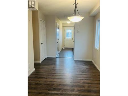 3 bedroom apartment of 13950 sq. ft in Ontario