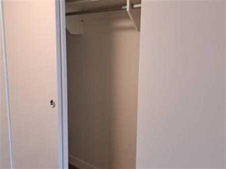 Conveniently located BRAND NEW Studio suite (R0043)