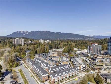 1 Bed + 1 Bath Unit With View In The Sentinel West Vancouver