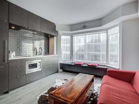 Lovely Studio, 1 Bathroom in Incredible Yorkville Location