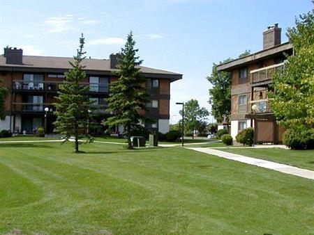 Lakepointe I | 1069 Beaverhill Blvd., Winnipeg