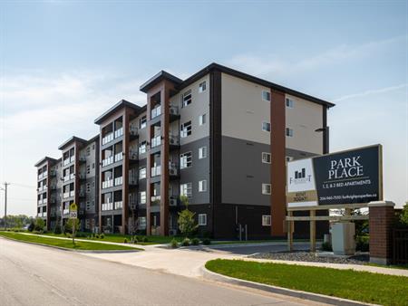 Park Place | 800 Ravelston Avenue West, Winnipeg