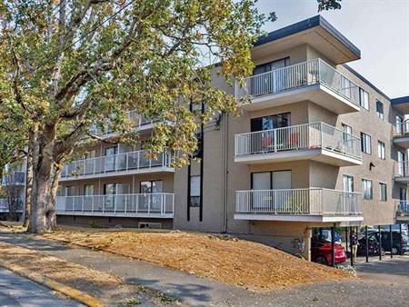 The Dunsmuir Royale Apartments | 801 Esquimalt Road, Victoria
