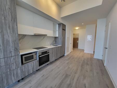 Sugar Wharf - Available July 11th 1 Bed Plus Den 2 Bathrooms 700 Sq Foot 50th floor | 138 Downes Street, Toronto