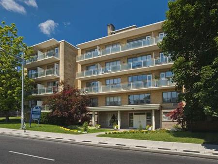 Cloverhill Estates | 276 St. Clair Avenue West, Toronto