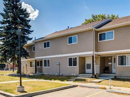 Hartford County Townhomes | 14 Horner Rd NW, Edmonton