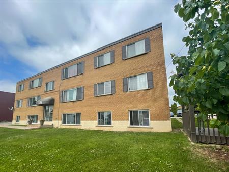 Hillside Apartments | 594 MacDonald Ave, Sault Ste. Marie