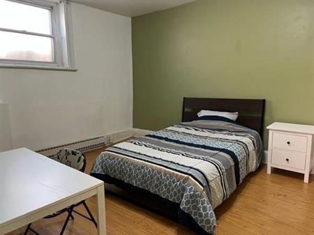 4 1/2 (2 bedrooms) for September ($1580/month) Furnished