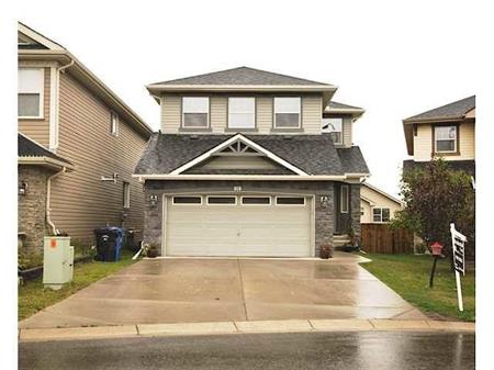 Spacious 3 Bed, Den, Main Floor, Large Bonus home in serene & peaceful location | Calgary