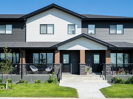 The One - Townhouses | 1 Tourond Creek Drive, Saint Adolphe