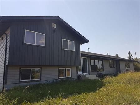 4 Acre house 3700 sq. /ft. stable 25 mins DT Chestermer Area! :) | 280113 235A Twp RD, Chestermere
