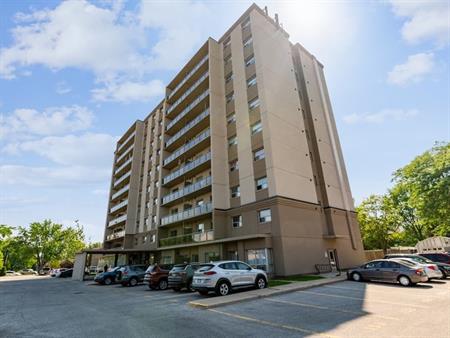 Pontiac Court – Highrise | 1270 Pontiac Court, Sarnia