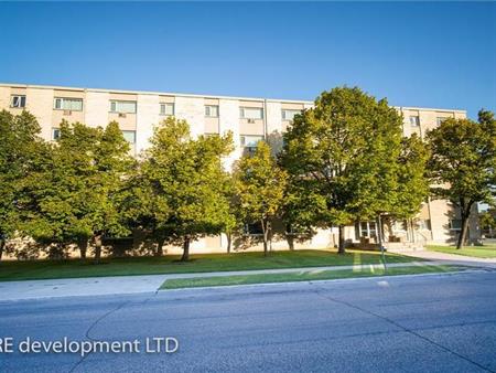 Park Glen Manor | 120 Prevette St., Winnipeg