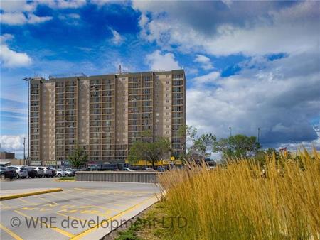 Towers Of Polo Park | 666 St. James St., Winnipeg