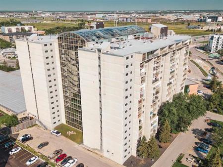 Summerland Apartments | 77 University Cres., Winnipeg