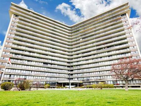 Applewood Towers Apartments | 1055 Bloor Street, Mississauga