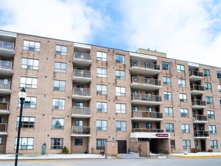 Lindsay and Parker Towers Apartments | 45 Bredin Parkway, Orangeville