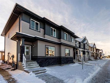 3 Bedroom & 1 Bedroom Townhouse Units in The Lakes - SF136 | 9811 107 Ave, Morinville