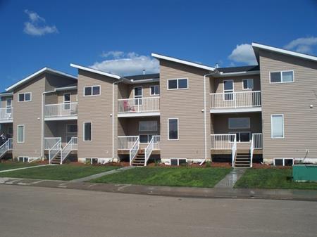 Modern 3 BDRM townhomes - Vegreville, Alberta | 5902 48 Street, Vegreville