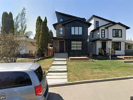 Luxurious Fully Furnished 4 Bed/3.5 Bath Home for Rent-Ideal for Professionals | 8712 142 Street Northwest, Edmonton