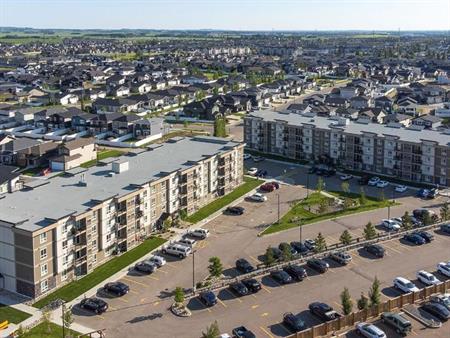 Laredo Grande | 50A Livingston Close, Red Deer