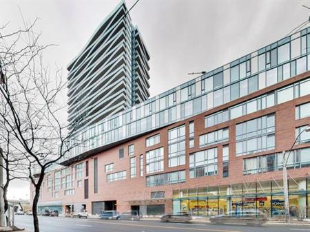 MARKET WHARF: UNFURNISHED LARGE 2 +1 condo w/ Parking ST. LAWRENCE MKT