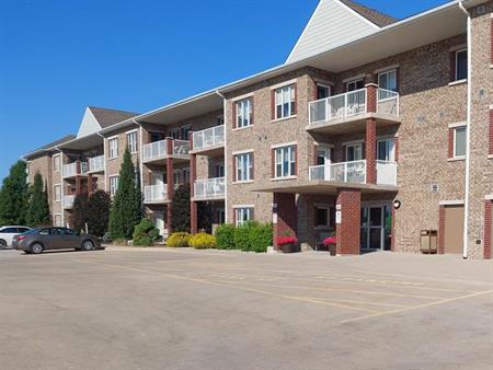 Grandview Apartments | 10 Summer Grove Road, Grand Bend