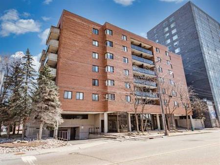Gorgeous 2Bed/1Bath Condo Tunney's Pasture ($2300)