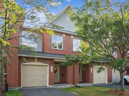 Forestview Townhomes | 650 Woodcliffe Private, Ottawa