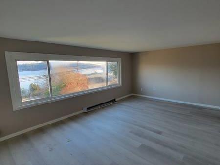 Suite-Lower Gibsons *HOLYWELL.CA*