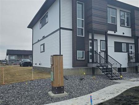 Luxurious 3 bed Townhome for Rent in Timberlands North | 7 - 2701 67 Street, Red Deer