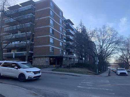 OUTREMONT Grand 4 1/2 2 CHAMBRES