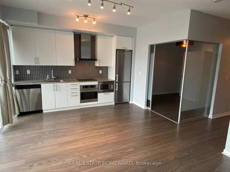 Spacious 1Bed+Den in Downtown Toronto available (rent reduced)