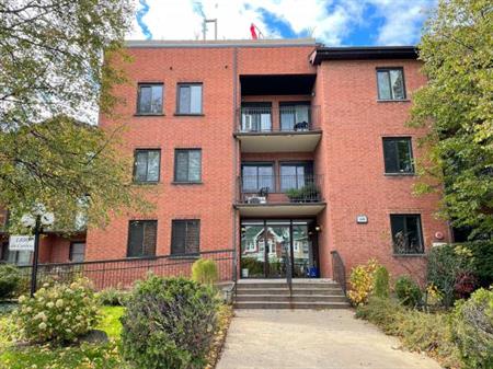 LONGUEUIL-PARCOURS DU CERF: 1 BEDROOM SEMI-FURNISHED CONDO.