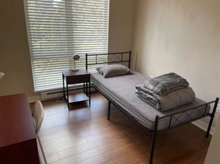 Surrey Central furnished 1 private bedroom+1 private bathroom for rent